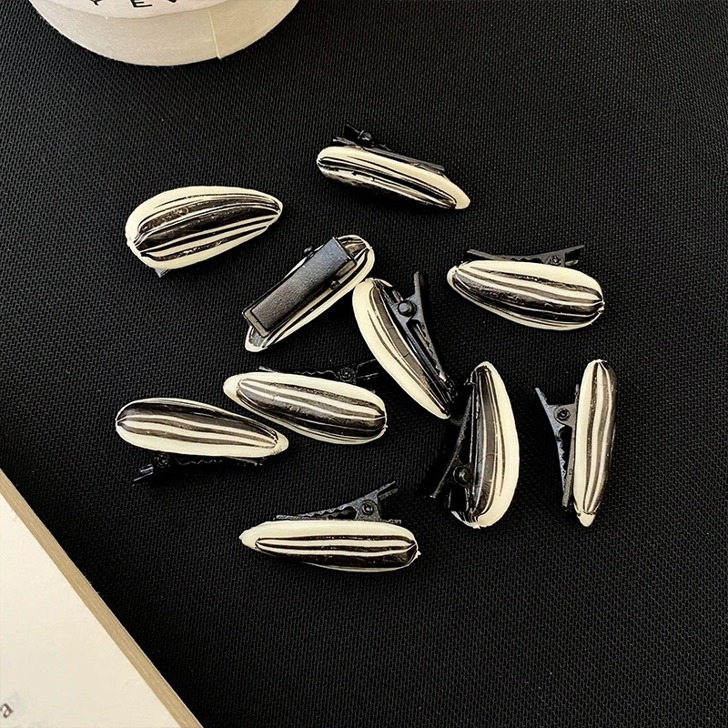 Neto crvena simulacija sjemenki dinje mala ukosnica za kosu šiške grickalice ukosnica Nova smiješna čudna kopča za glavu za žene