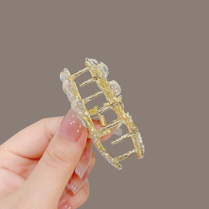 Koreai stílusú, kiváló minőségű strasszos mázzal díszített, csatos, hátsó fejfedő, közepes méretű, csatos fejdísz, félig megkötős, elegáns hajtű női