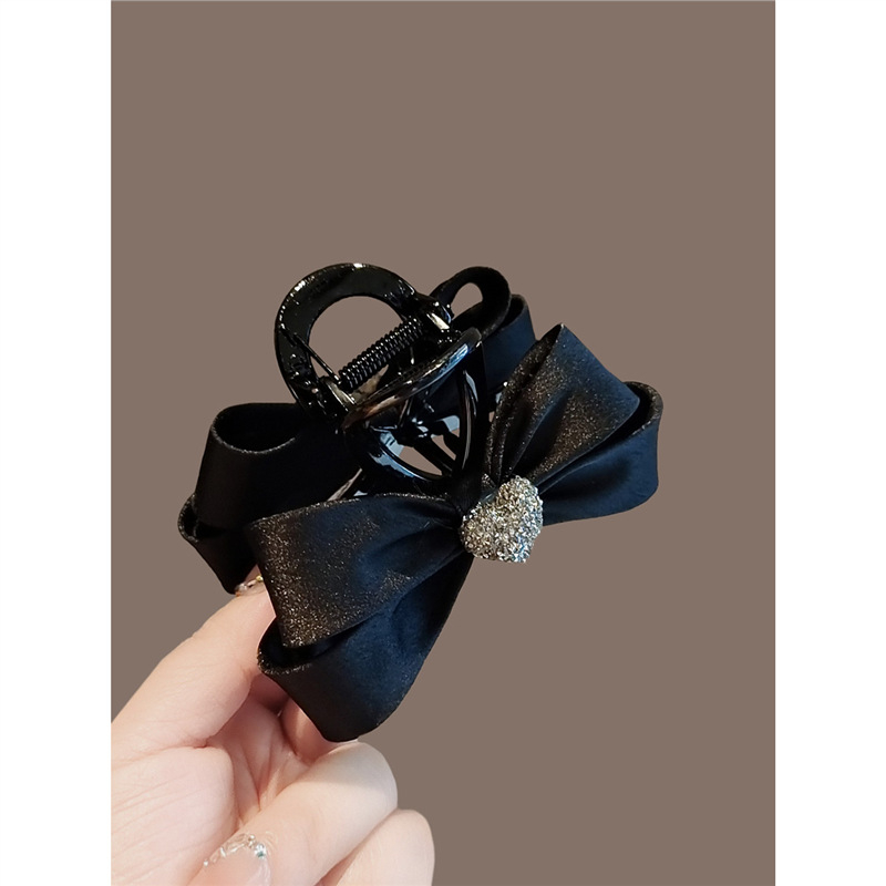 Täiustatud Rhinestones Love Bow Grab Clip naiste tipptasemel seljapea haikala klamber keskmise suurusega pontšo klamber ülemine klamber juuksenõel