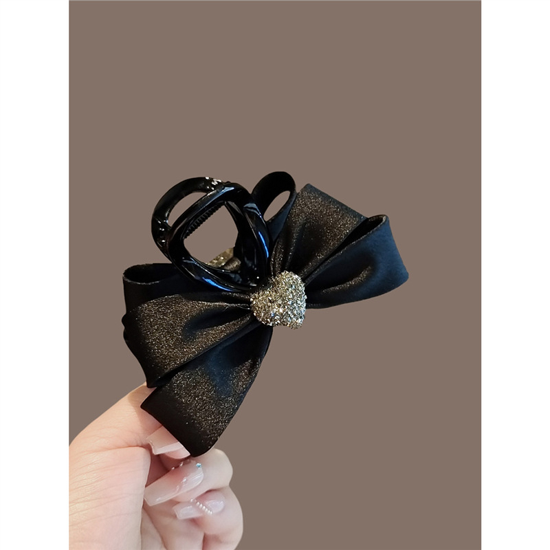 Täiustatud Rhinestones Love Bow Grab Clip naiste tipptasemel seljapea haikala klamber keskmise suurusega pontšo klamber ülemine klamber juuksenõel