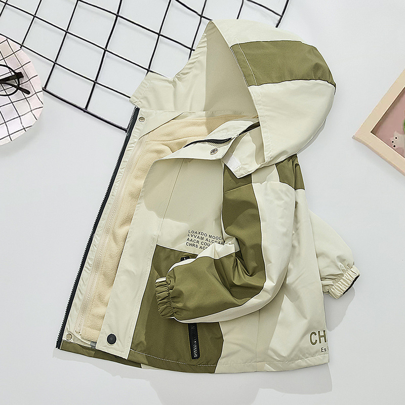 Chlapčenské oblečenie Charge 2025 Jar a jeseň Nový flísový a jesenný kabát Tri v jednom Odnímateľný zimný veľký detský kabát