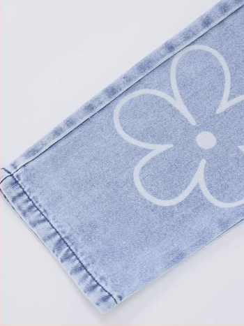 Η Amazon και η Aliexpress προσφέρουν αποκλειστικά υψηλής ποιότητας τυπωμένες φαρδιές φόρμες τζιν με φλοράλ σχέδια για έφηβες κοπέλες