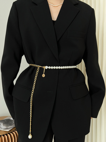 Γυναικείο διακοσμητικό φόρεμα με ζώνη λευκού μαργαριταριού για την άνοιξη και το καλοκαίρι του 2024, νέο καλοκαιρινό φόρεμα με αλυσίδα και ραφές, αξεσουάρ για γυναίκες