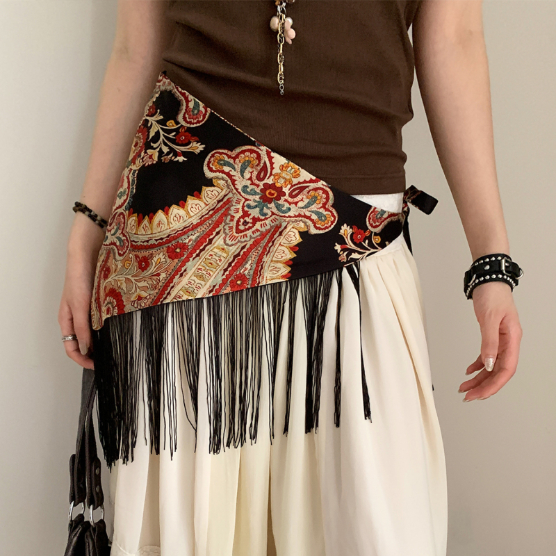 Dámska sukňa s trojuholníkovými strapcami v bohémskom etnickom štýle, široká verzia s opaskom