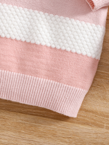 Πλεκτό φόρεμα με ριγέ σχέδιο και στρογγυλή λαιμόκοψη, μεσαίου μήκους, κατάλληλο για φθινοπωρινή και χειμερινή χρήση ως φόρεμα-φανάρι