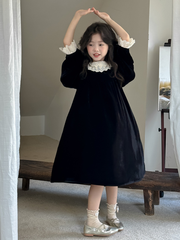 Dievčenské francúzske princeznovské šaty s dlhým rukávom, jeseň 2025, nové detské zamatové malé čierne šaty s golierom pre bábiky v štýle Hepburn pre staršie deti