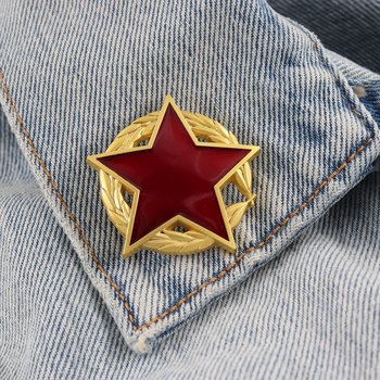 Vintage fém jelvény piros ötcsillagos érem retro bross gallér dekoráció