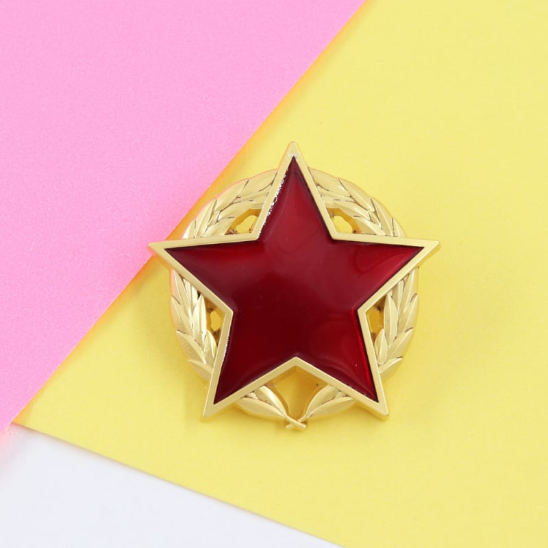 Vintage fém jelvény piros ötcsillagos érem retro bross gallér dekoráció