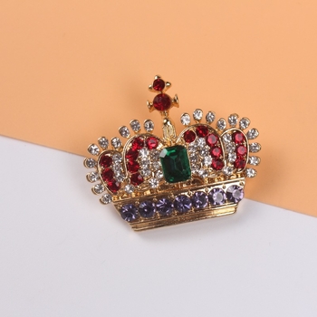 Корона дизайн брошка темперамент личност корсаж интернет знаменитост мода дрехи игли за дрехи катарама кардиган на склад едро доставка