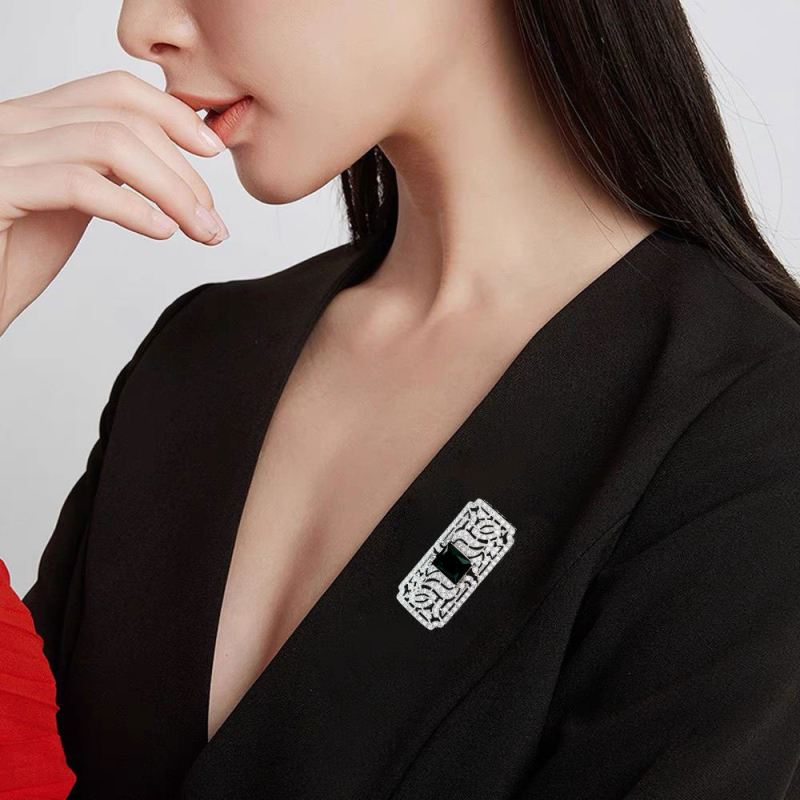 Európska a americká retro geometrická retro medailová brošňa, kreatívny jednoduchý odznak s medenou intarziou a zirkónovou škvrnou, veľkoobchod