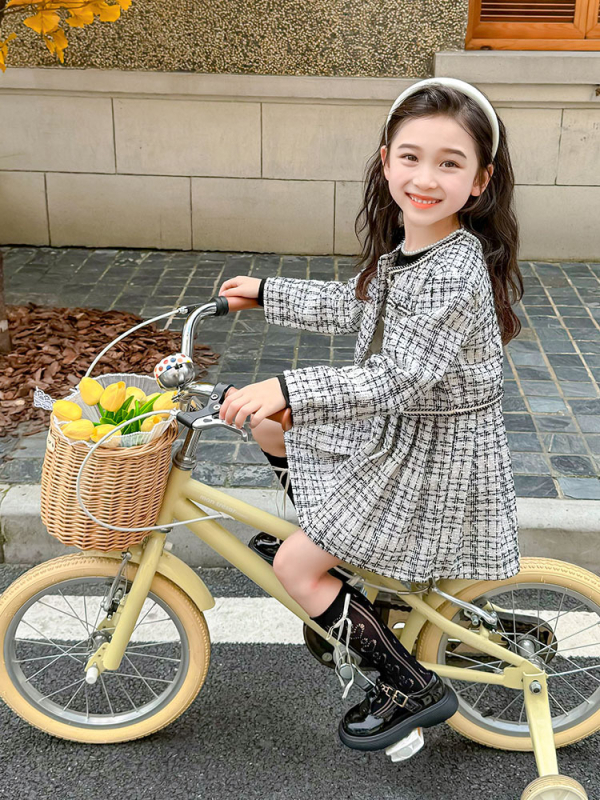 Djevojačko proljetno i jesensko odijelo 2025. Novo proljetno slatko svijetlo svileno mirisno odijelo za djevojčice, korejski dvodijelni set s ventilatorom