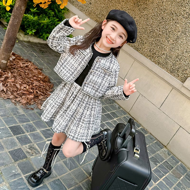 Djevojačko proljetno i jesensko odijelo 2025. Novo proljetno slatko svijetlo svileno mirisno odijelo za djevojčice, korejski dvodijelni set s ventilatorom