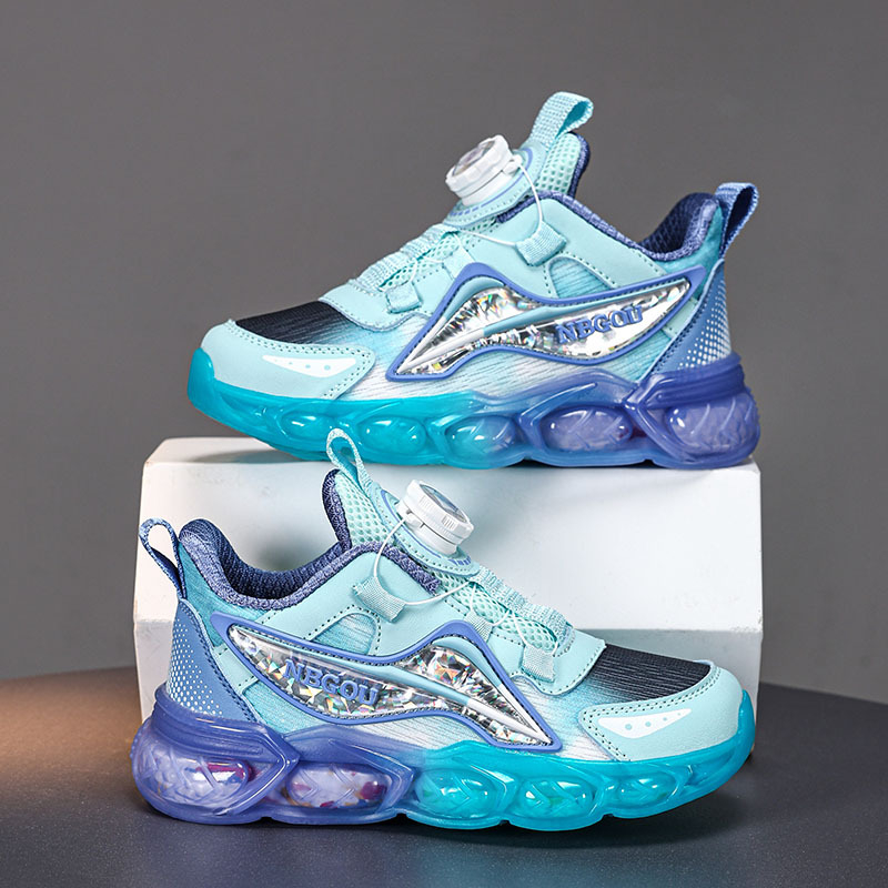 Poiste spordijalatsid 2025. aasta uued kevad- ja sügisjalatsid. Hingavad ja mugavad, pöörleva pandlaga, keskmised ja suured poiste jooksujalatsid. Trendikad.