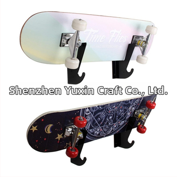 1 poros riedlenčių sieninis demonstracinis stovas, dvigubo sluoksnio riedlenčių denio laikymo stovas, svetainės kabliuko formos stovas