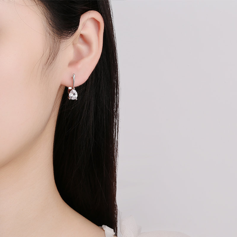 Gamintojo didmeninė prekyba vietoje, tarpvalstybiniai „Aliexpress“ karšto pardavimo europietiški ir amerikietiški mados britiški auskarų sagtys, inkrustuotos akmenimis, elegantiški auskarai, auskarų papuošalai