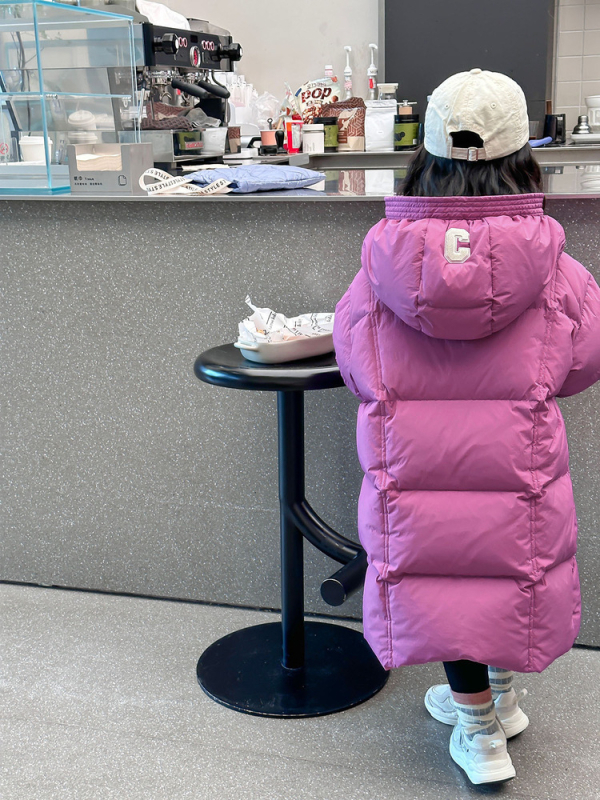 Meiteņu garā dūnu jaka 2025. gada ziemai Jauns bērnu apģērbs Kokvilnas virsdrēbes Bērnu bieza, ļoti auksta, pāri ceļgaliem sniedzoša, balta pīles dūnu jaka