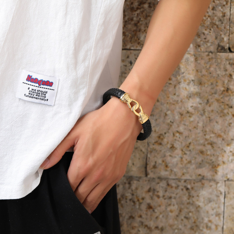 Vīriešu ādas aproce ar 8 rakstzīmju sprādzi, kas izgatavota no pārrobežu pankroka stila un ir populāras jaunas rotaslietas no augstas kvalitātes nerūsējošā tērauda.