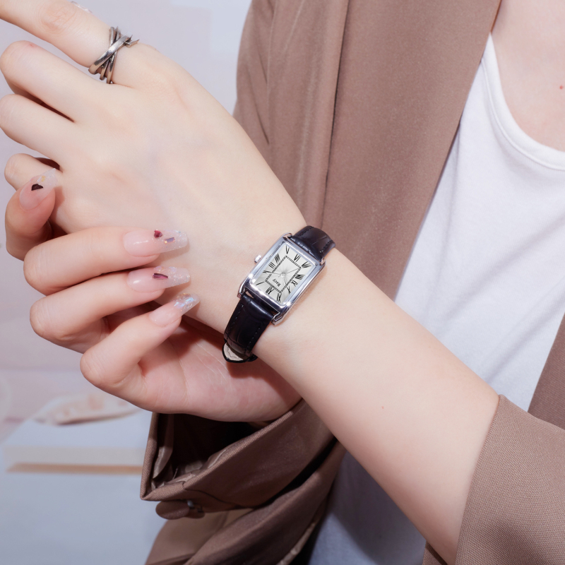 Ruishi Kaiyue Noua Modă Dreptunghiulară Ceas de damă Curea de damă High-end Retro Simplu Piatră Mică