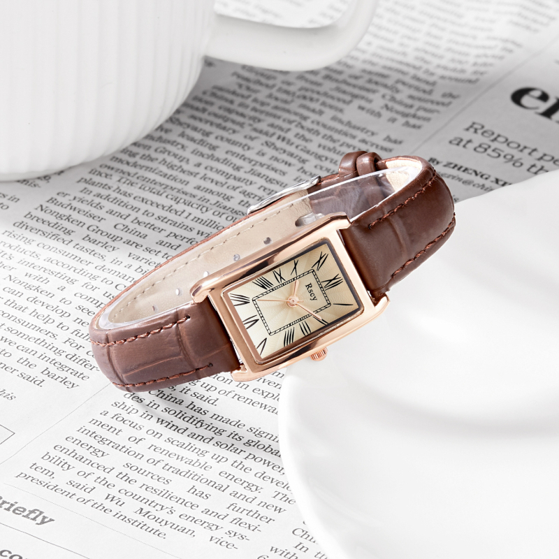 Ruishi Kaiyue Noua Modă Dreptunghiulară Ceas de damă Curea de damă High-end Retro Simplu Piatră Mică