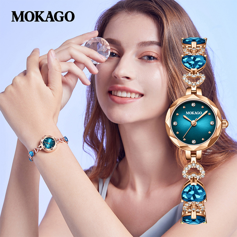 MOKAGO Vânzare fierbinte Inima mării Diamant impermeabil Cristal albastru în formă de inimă Brățară subțire pentru femei Ceas de lux ușor