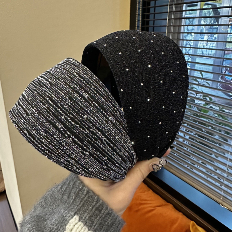 Stil francez simplu cu boruri largi, bandă de păr neagră, acoperire dulce, agrafe de păr albe, bandă de păr cu dinți, bandă de cap înaltă craniană, agrafe cu boruri largi