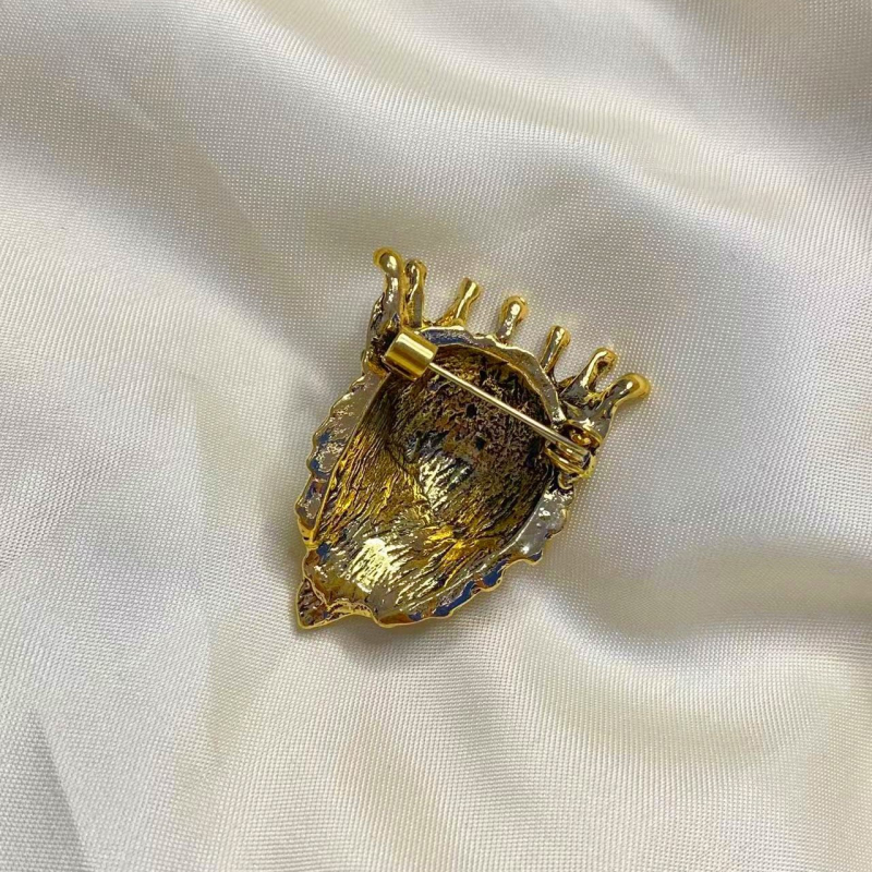 Broșe retro cu leu european și american, ace cu coroană de pajiște, accesorii pentru haine pentru bărbați și femei, en-gros în stoc