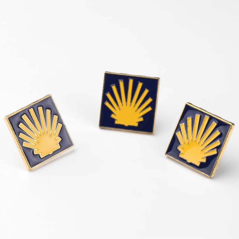 Broșă cu ulei cu picătură de cutie de comerț exterior transfrontalier, insignă metalică cu personalitate de desene animate, accesorii vestimentare pentru biserică