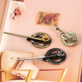 Broșă transfrontalieră cu insignă metalică periferică, vânzare fierbinte, cântec de gheață și foc, mâna regelui, en-gros