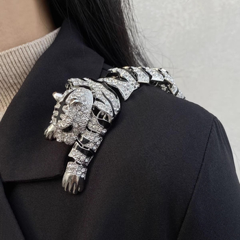 Broșă cu tigru cu picătură de diamant Sense, design de personalitate europeană și americană, costum Sense, broșă cu temperament la modă, corsaj în stoc en-gros