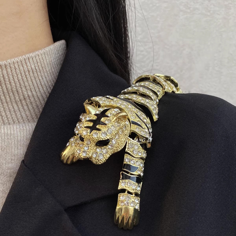 Broșă cu tigru cu picătură de diamant Sense, design de personalitate europeană și americană, costum Sense, broșă cu temperament la modă, corsaj în stoc en-gros
