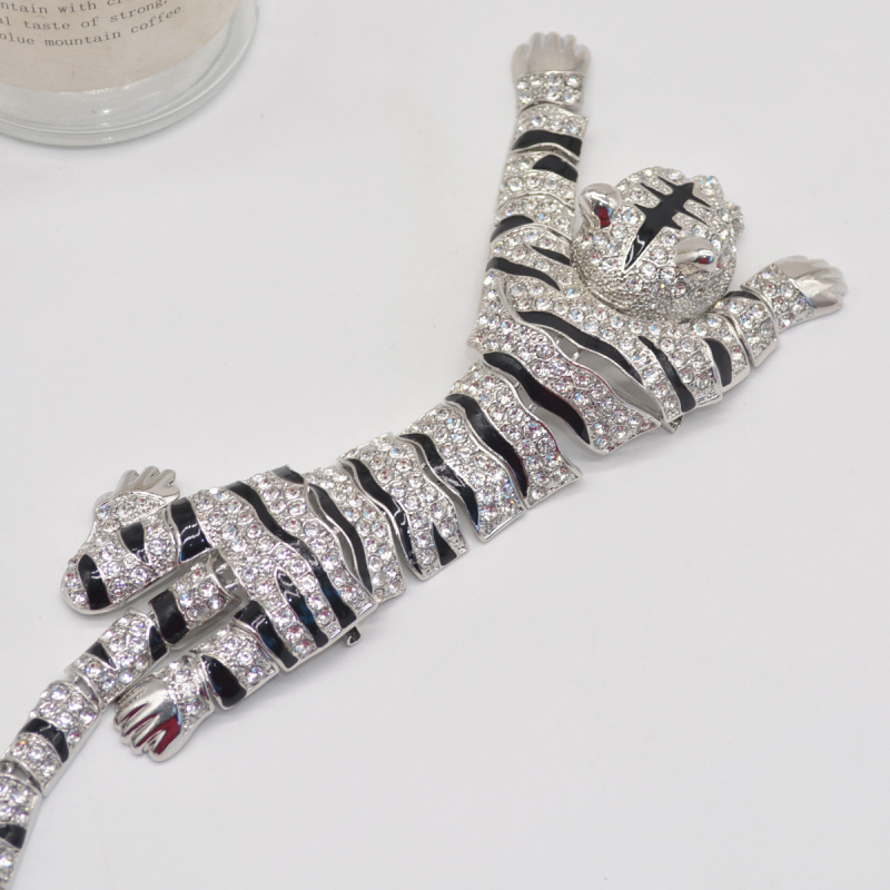 Broșă cu tigru cu picătură de diamant Sense, design de personalitate europeană și americană, costum Sense, broșă cu temperament la modă, corsaj în stoc en-gros