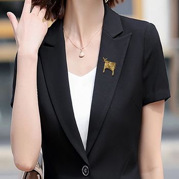 Broșă retro cu zodiac pentru vițel transfrontalieră, corsaj metalic personalizat și la modă, broșă pentru îmbrăcăminte, en-gros în stoc