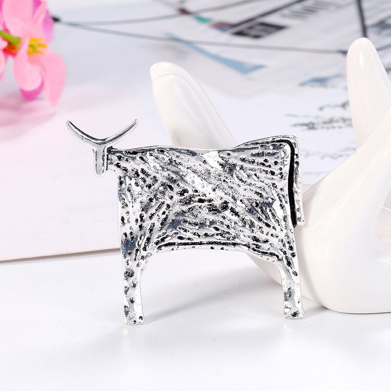 Broșă retro cu zodiac pentru vițel transfrontalieră, corsaj metalic personalizat și la modă, broșă pentru îmbrăcăminte, en-gros în stoc