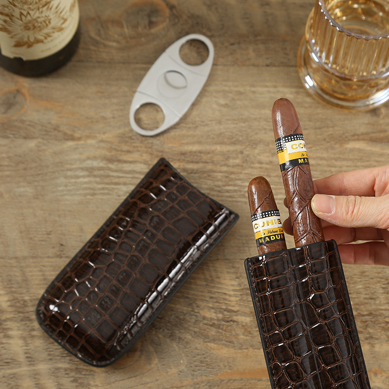 Väliskaubanduse pakkumine Piiriülene pakkumine Sigarituub Sigari nahast ümbris Krokodillimustriga sigari niisutav nahast ümbris Sigarituub