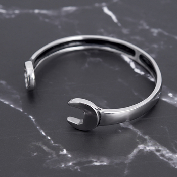 Διασυνοριακό νέο τιτάνιο ατσάλι μόδας προσωπικότητα μοντέρνο δροσερό ανδρικό ανοιχτό ανοξείδωτο ατσάλι κλειδί βραχιόλι πηγής εργοστασίου χονδρικής