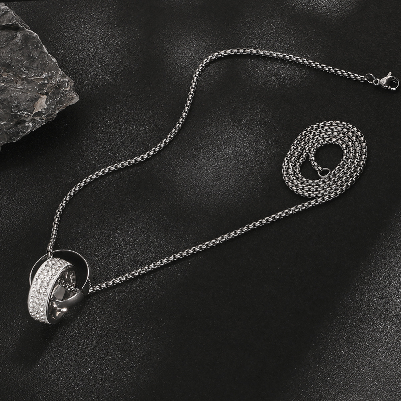 Kõikidele niššidele mõeldud trendika kaubamärgiga meeste ripats, trendikas meeste hiphop-kaelakee, kerge luksusliku disainiga, teemantidega sõrmuse ripats