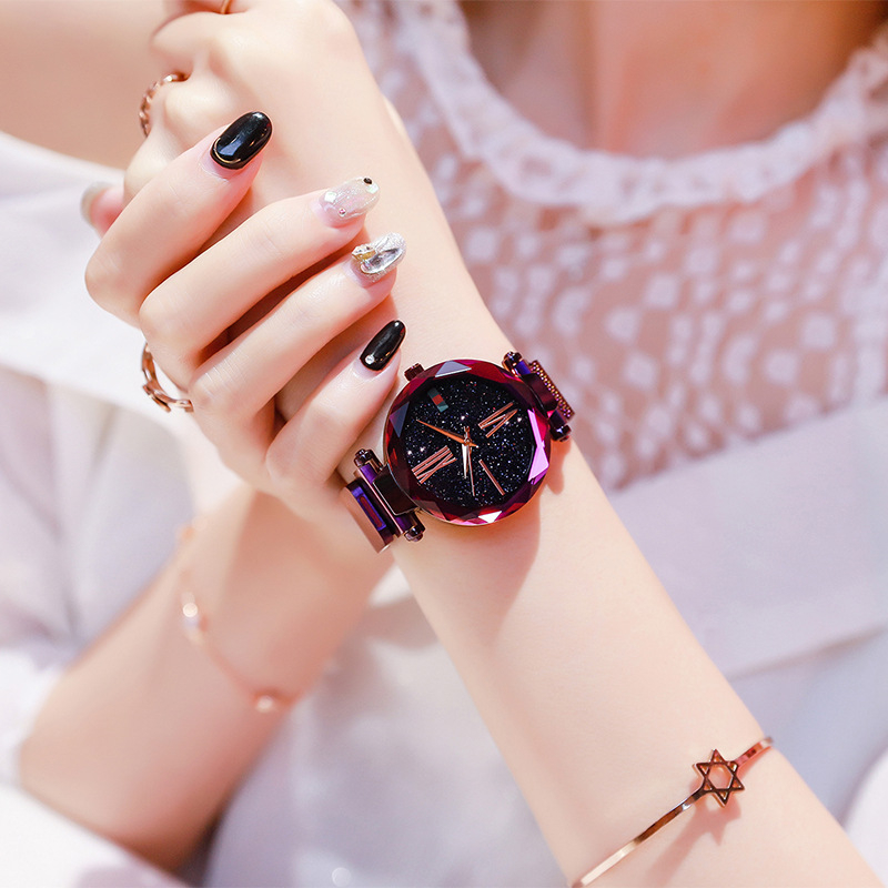 Tiktoki otseülekande populaarne käekell naistele, moodne tähistaeva disainiga käekell, kerge luksuslik niššnaiste veekindel kvartskell