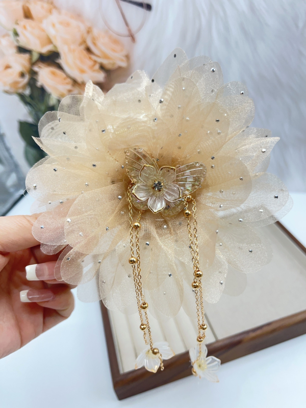 Kevad ja suvi 2025 uued kuldsed oksad ja jadelehed, tutiga lill, suudlus, haarav võrklill, elegantne universaalne haikangas