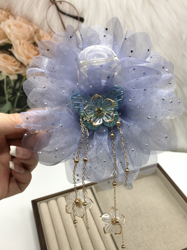 Kevad ja suvi 2025 uued kuldsed oksad ja jadelehed, tutiga lill, suudlus, haarav võrklill, elegantne universaalne haikangas