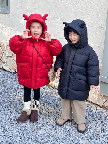 Bērnu maza un vidēja izmēra bērnu bieza, gara dūnu jaka rudens un ziemas jauniem zēniem un meitenēm mazuļu kapuces mētelis Tide ārējā tirdzniecība