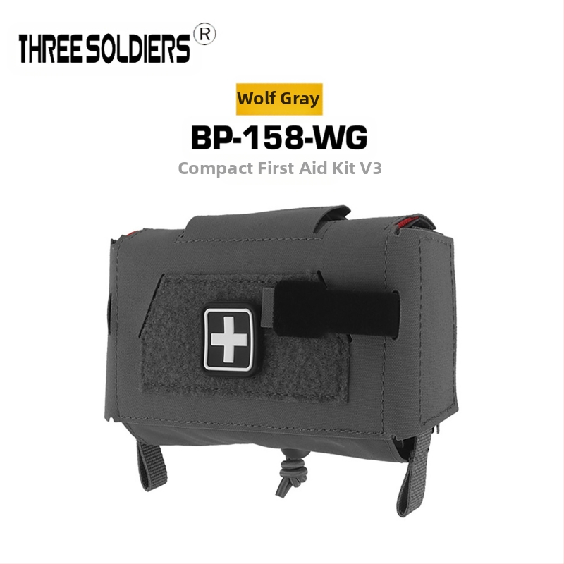 Taktikaline vest-vöö Molle, mis on varustatud väikese meditsiinilise kaasaskantava kiirvabastusega meditsiinikotiga V3