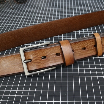 Lihtsa vabaaja meeste käsitsi valmistatud värvilise koputusmustriga naturaalsest esimese kihi lehmanahast vööst loode-nahast vöö