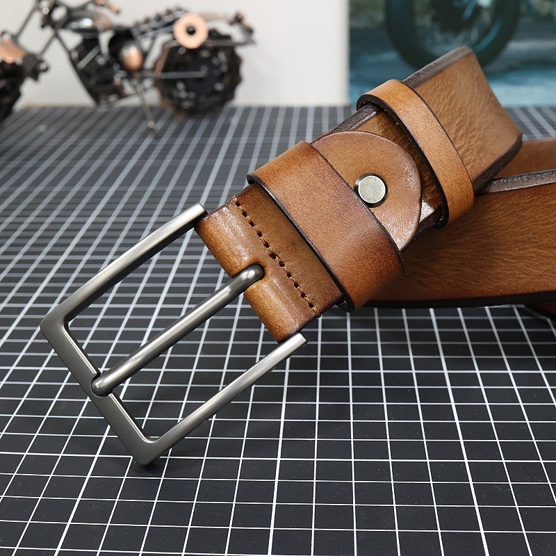 Lihtsa vabaaja meeste käsitsi valmistatud värvilise koputusmustriga naturaalsest esimese kihi lehmanahast vööst loode-nahast vöö