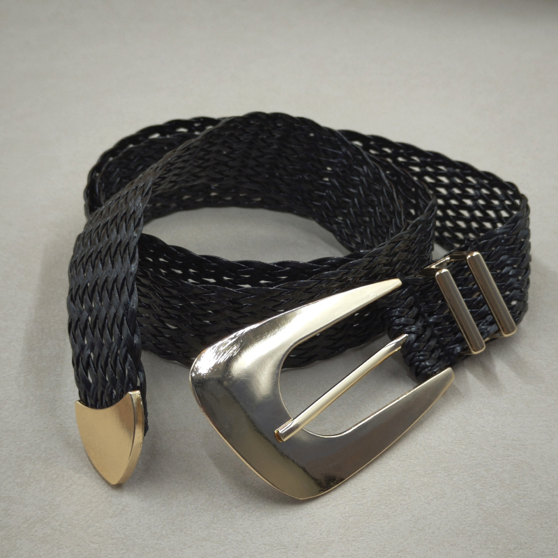 Elegantne käsitsi kootud kuldne naiste vöö stiilse ebakorrapärase metallpandlaga