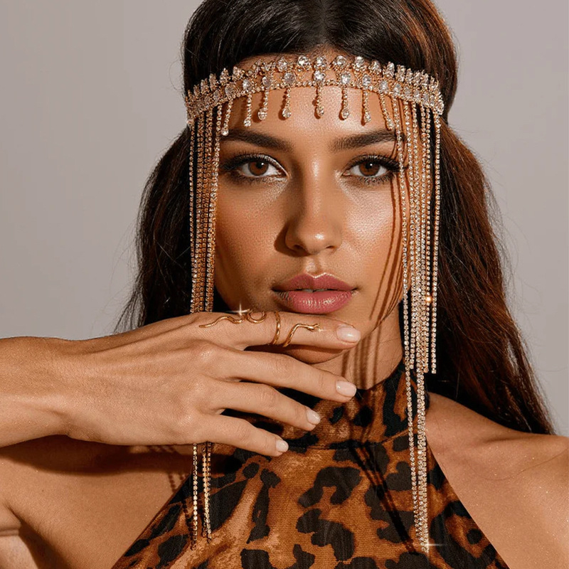 Eristuv ja populaarne lääne regiooni laubakett, kuulus etnilise stiiliga rhinestone`i tutiga juuksepael, ehhinopaelaga peakatted naistele