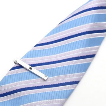 Vyriški verslo stiliaus linksmi kostiumo aksesuarai, pokerio stiliaus, titano plieno, aukštos kokybės sąsagos, kaklaraiščio segtukas.