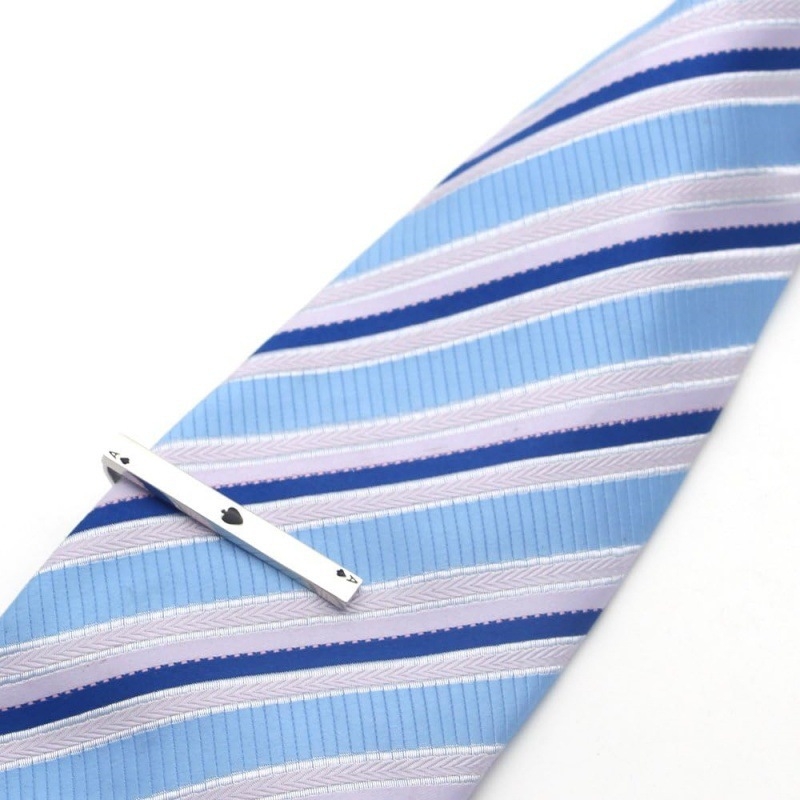 Vyriški verslo stiliaus linksmi kostiumo aksesuarai, pokerio stiliaus, titano plieno, aukštos kokybės sąsagos, kaklaraiščio segtukas.