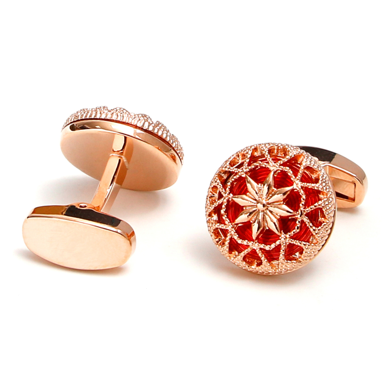 Didmeninė prekyba sandėlyje esančiais išskirtiniais, kūrybingais, tuščiaviduriais raštais dekoruotais, apvaliais vyriškais sąsagomis, trijų spalvų, populiariais tarptautiniais papuošalais.