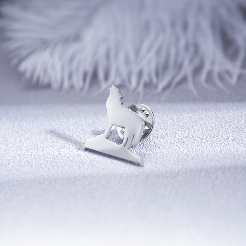 Roostevabast terasest hundiloomaga pross meeste ülikonna jakiga rinnanõel peiupoegade pulmaaksessuaarid trendikas punkstiilis