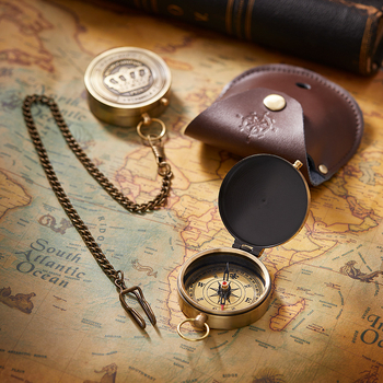 Euroopa retro nostalgiline kompass õues kasutatav metallist kompass keskaegse õppekaunistuse kaunistused kingituseks fotograafia rekvisiidid